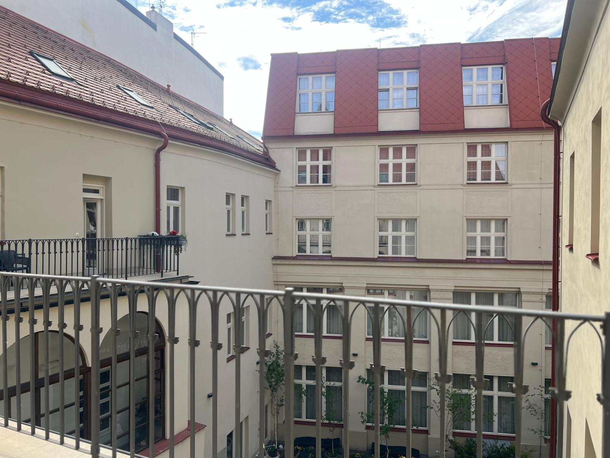 Hotel Garden Court Praga Esterno foto